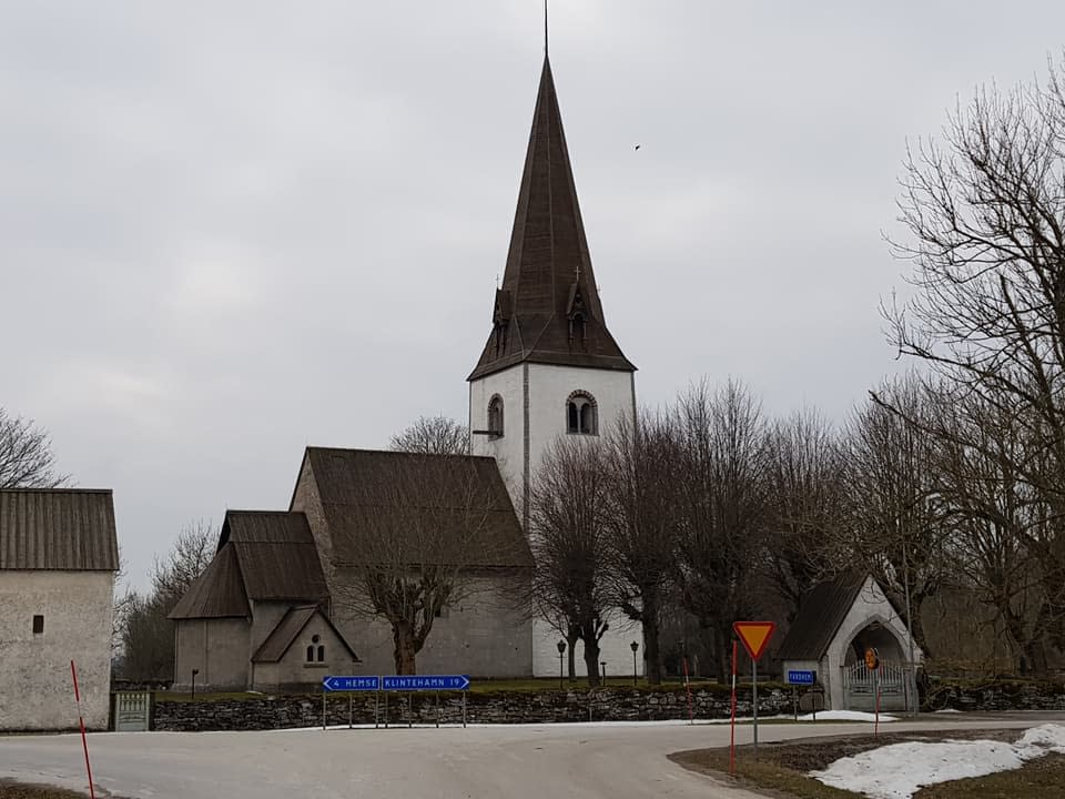 Nu är vi igång med restaurering av Fardhem kyrka. Riktigt roligt att Gotlandsb... 2