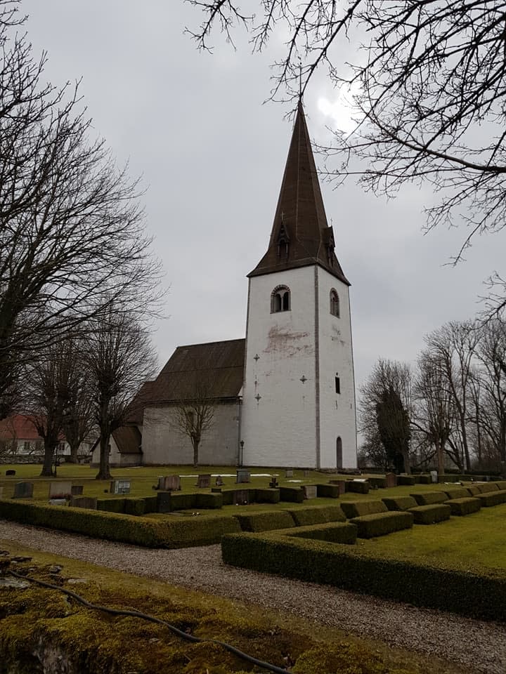 Nu är vi igång med restaurering av Fardhem kyrka. Riktigt roligt att Gotlandsb... 4